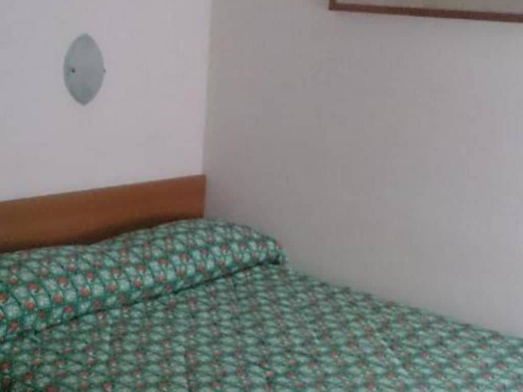 rooms-single-room