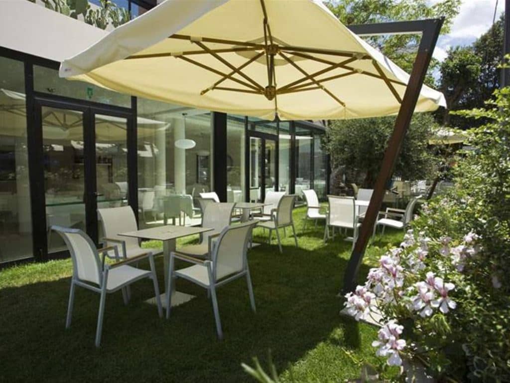 restaurants-restaurant