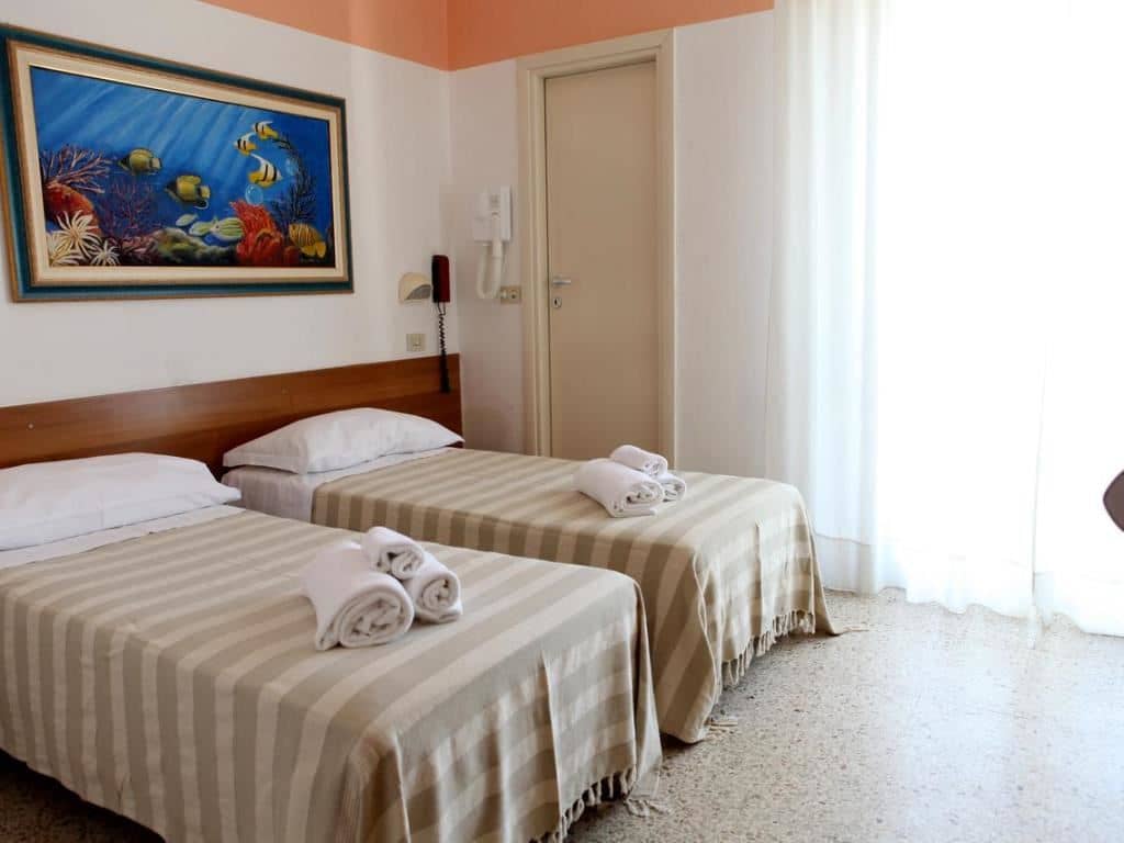 rooms-standard-room-with-balcony