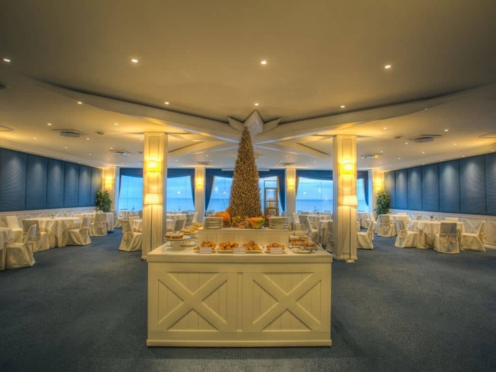 restaurants-restaurant