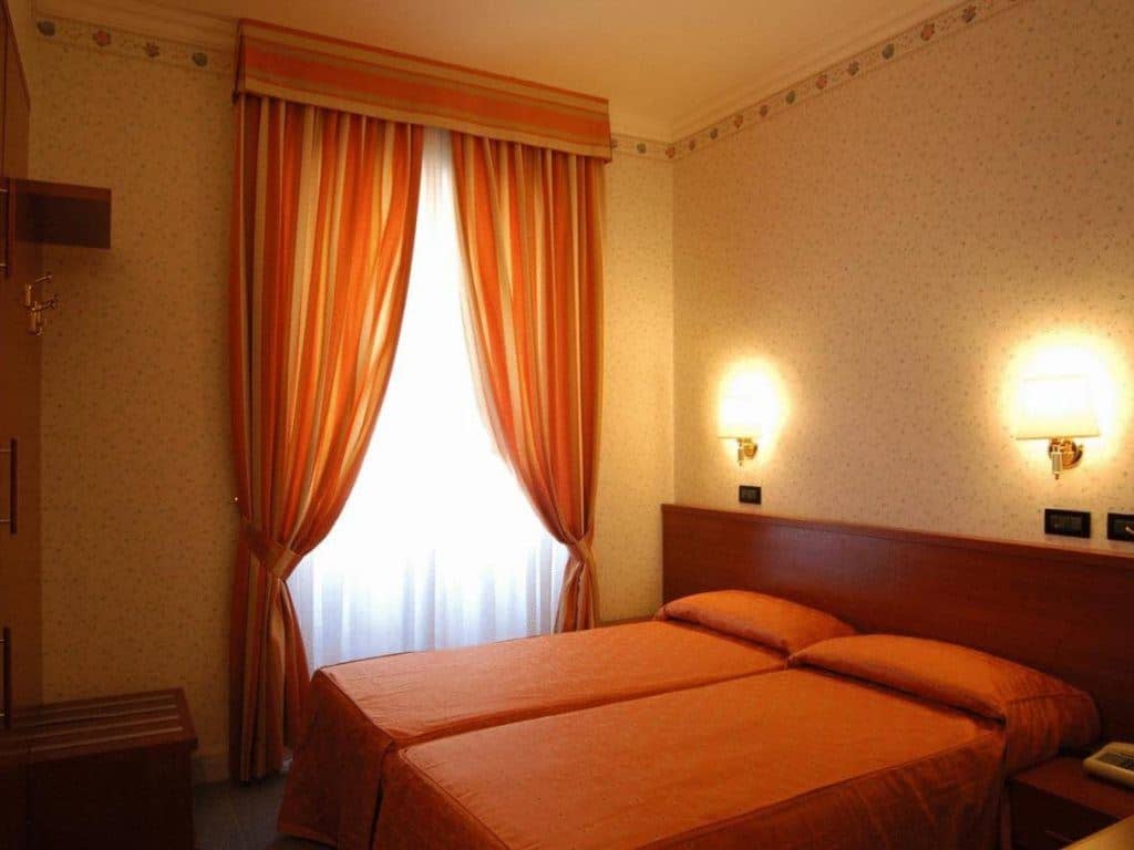 rooms-standard-room