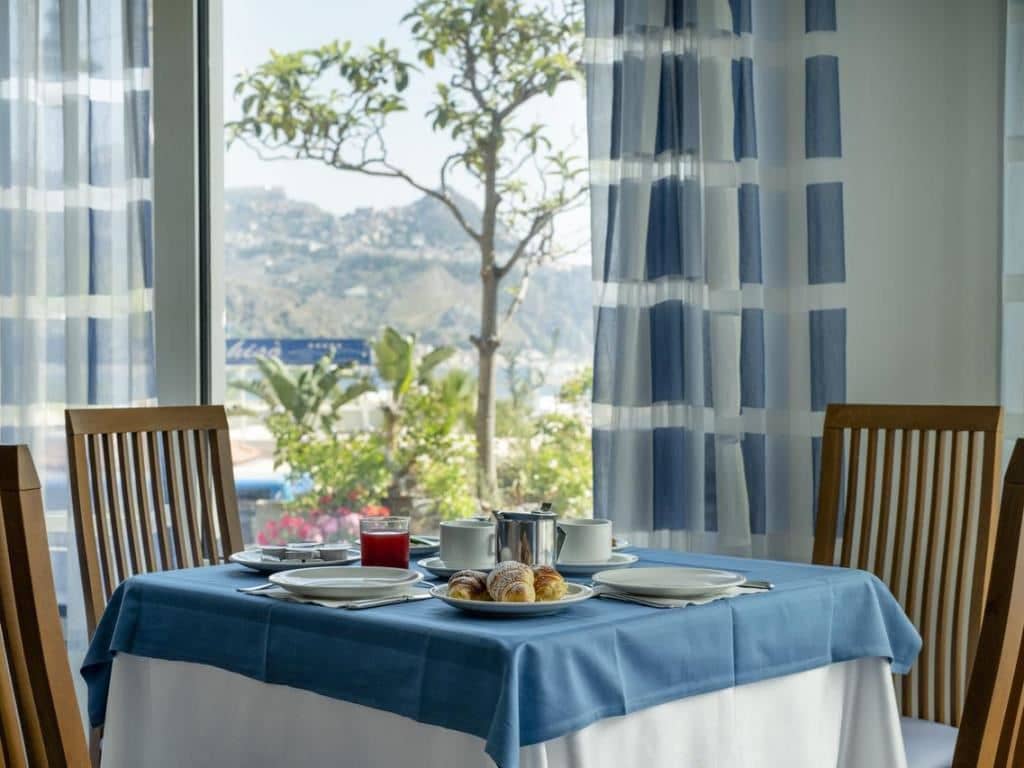 restaurants-restaurant