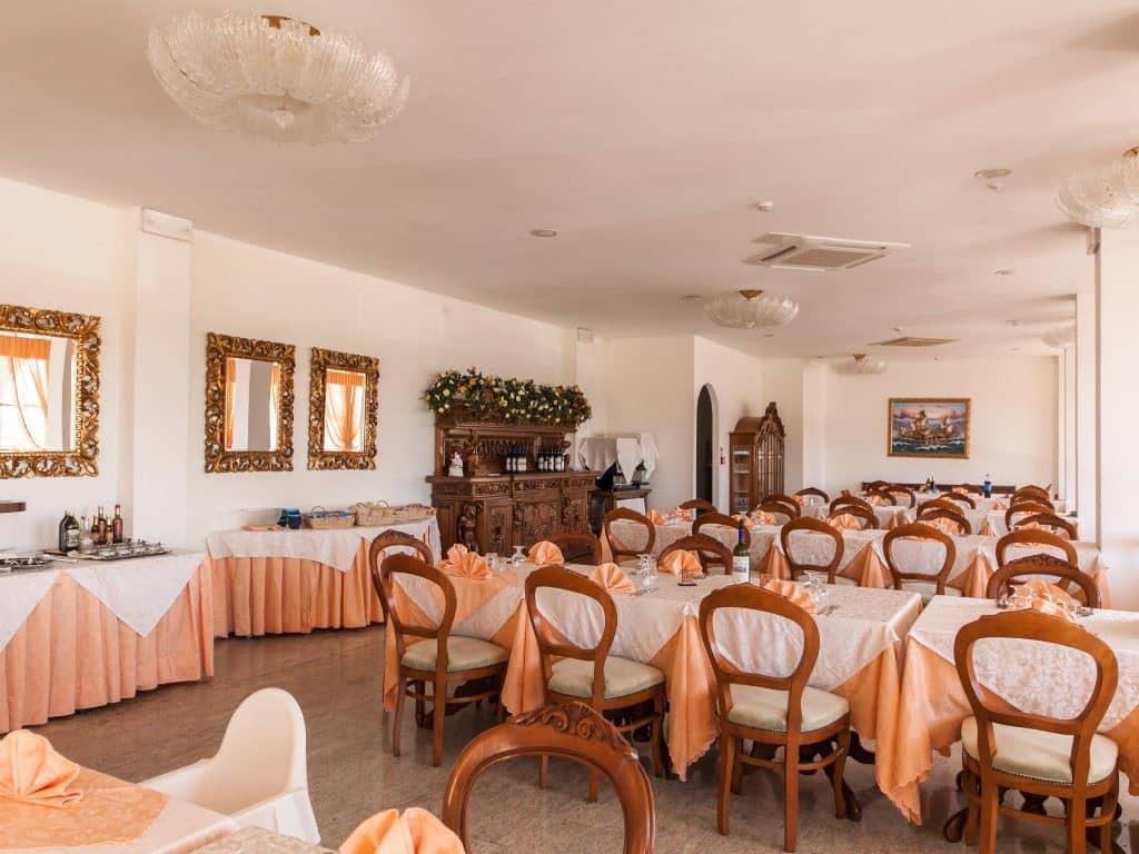 restaurants-restaurant