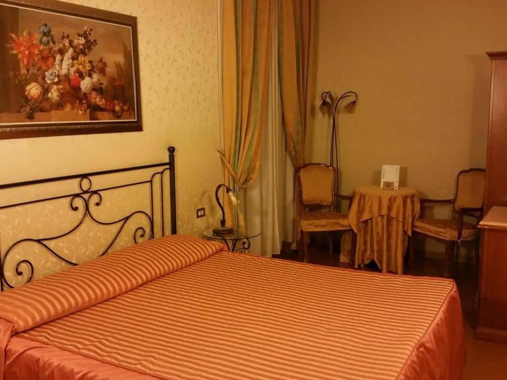 rooms-standard-room
