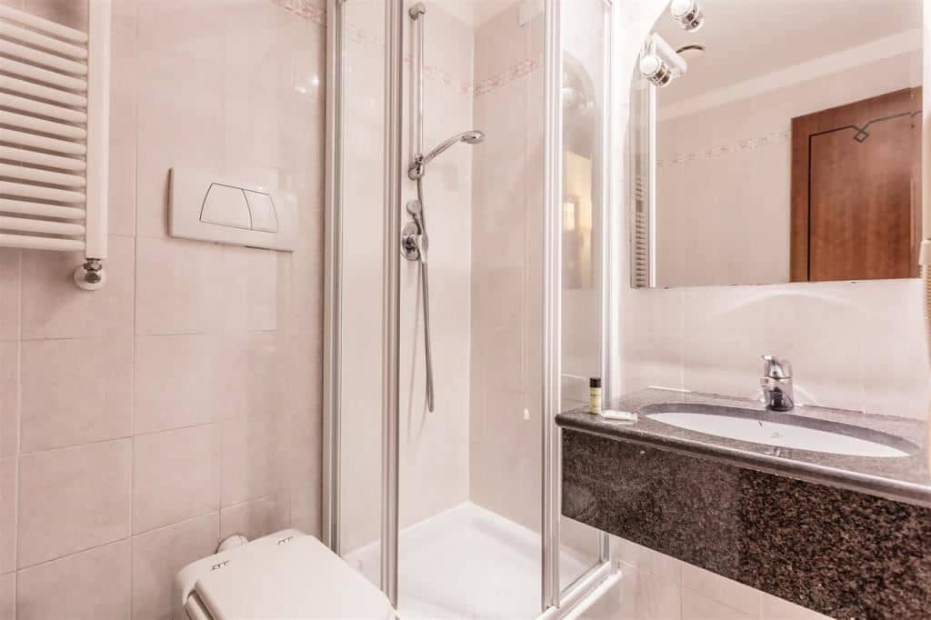 rooms-standard-room