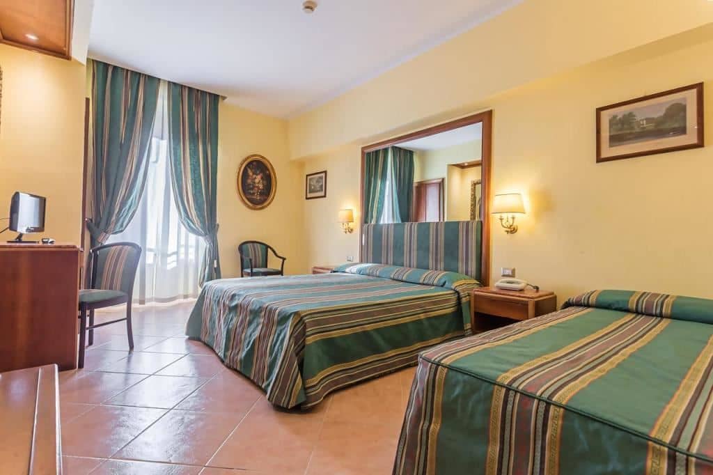 rooms-standard-room-triple