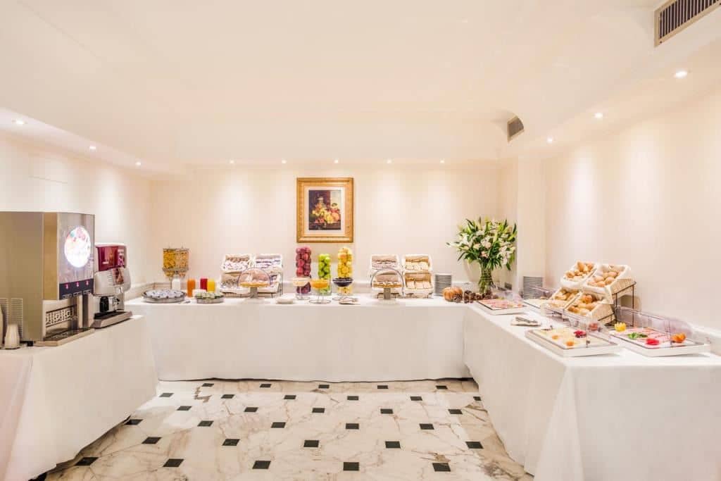 restaurants-breakfast-room