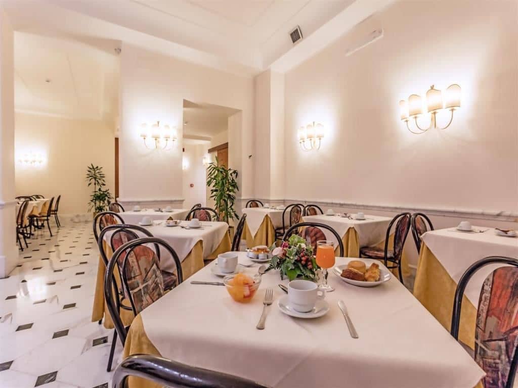 restaurants-breakfast-room