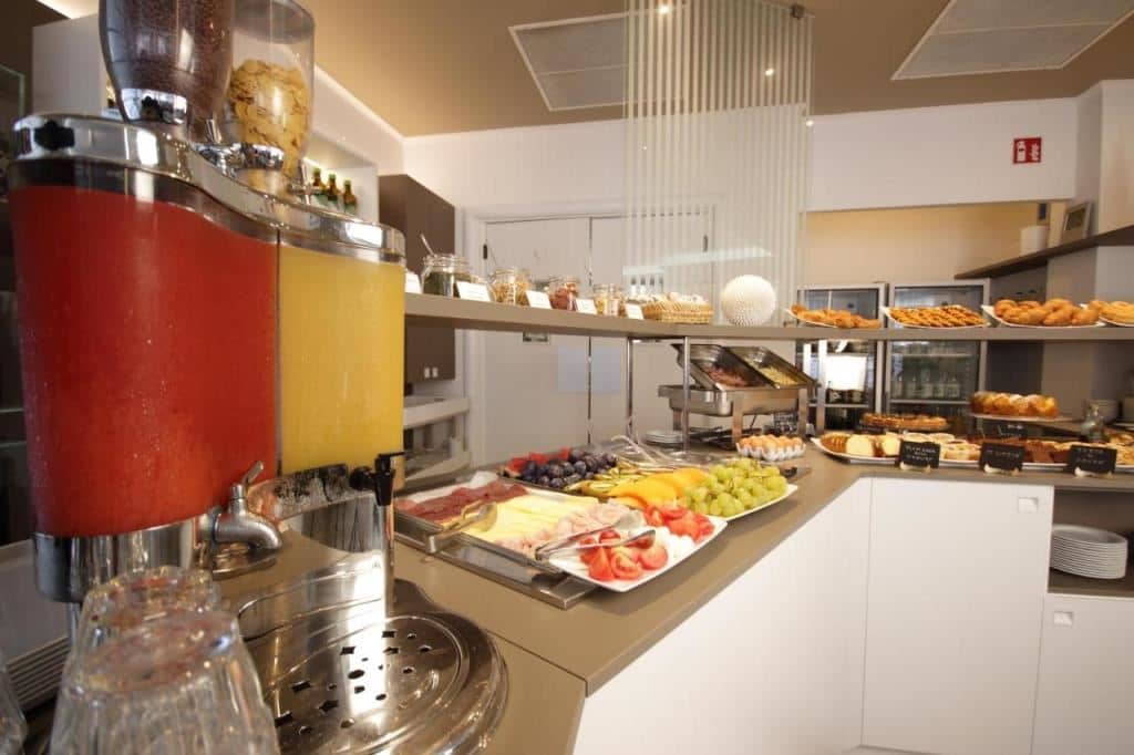 restaurants-restaurant