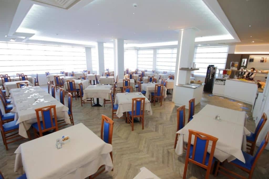 restaurants-restaurant