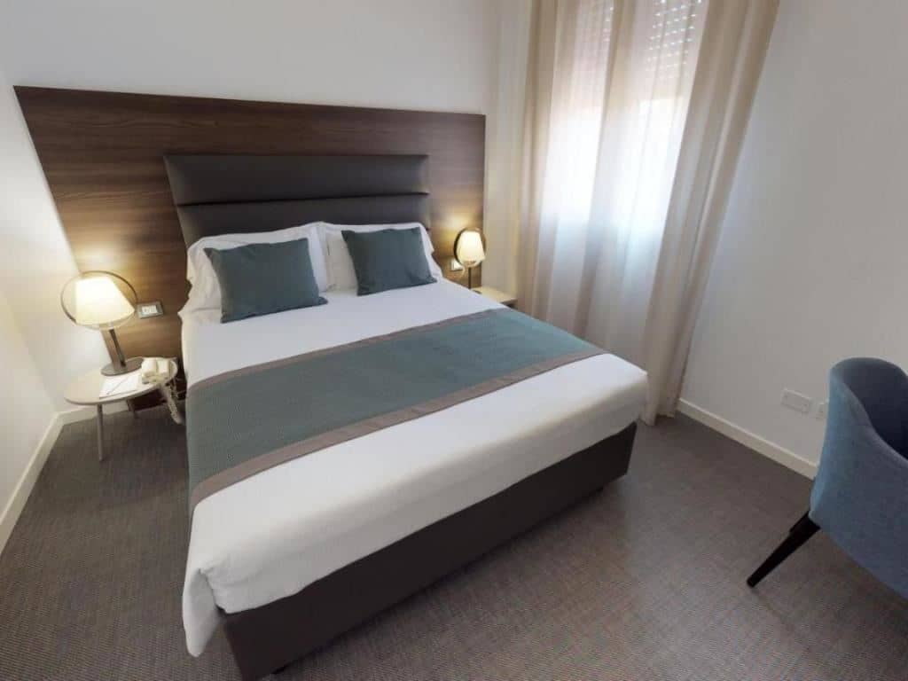 rooms-superior-room-partial-side-sea-view