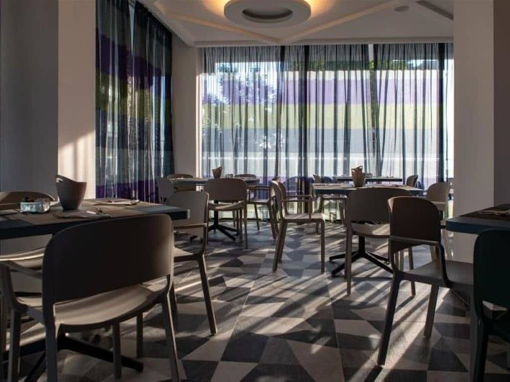 restaurants-breakfast-room