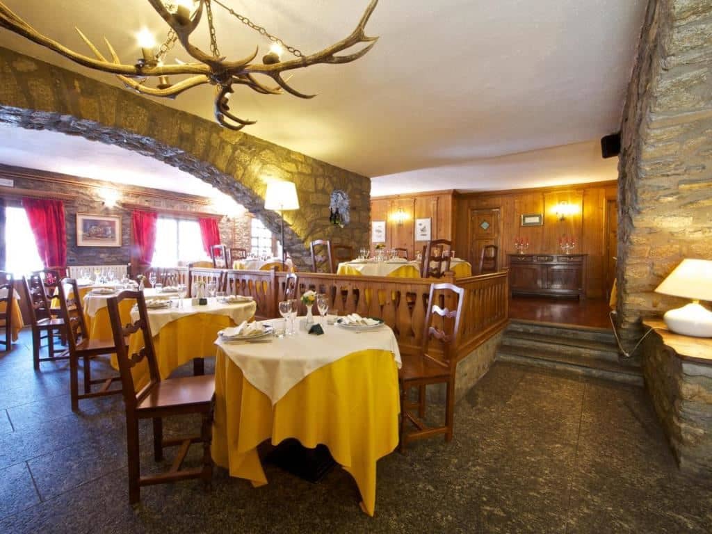 restaurants-restaurant
