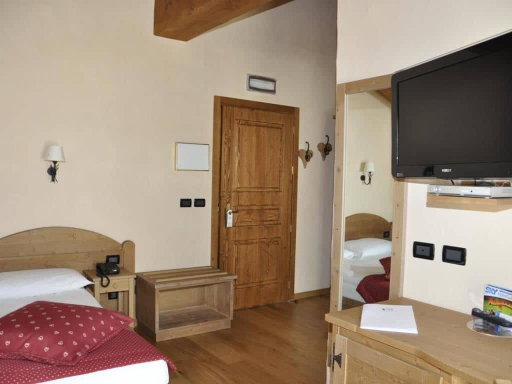 rooms-standard-room