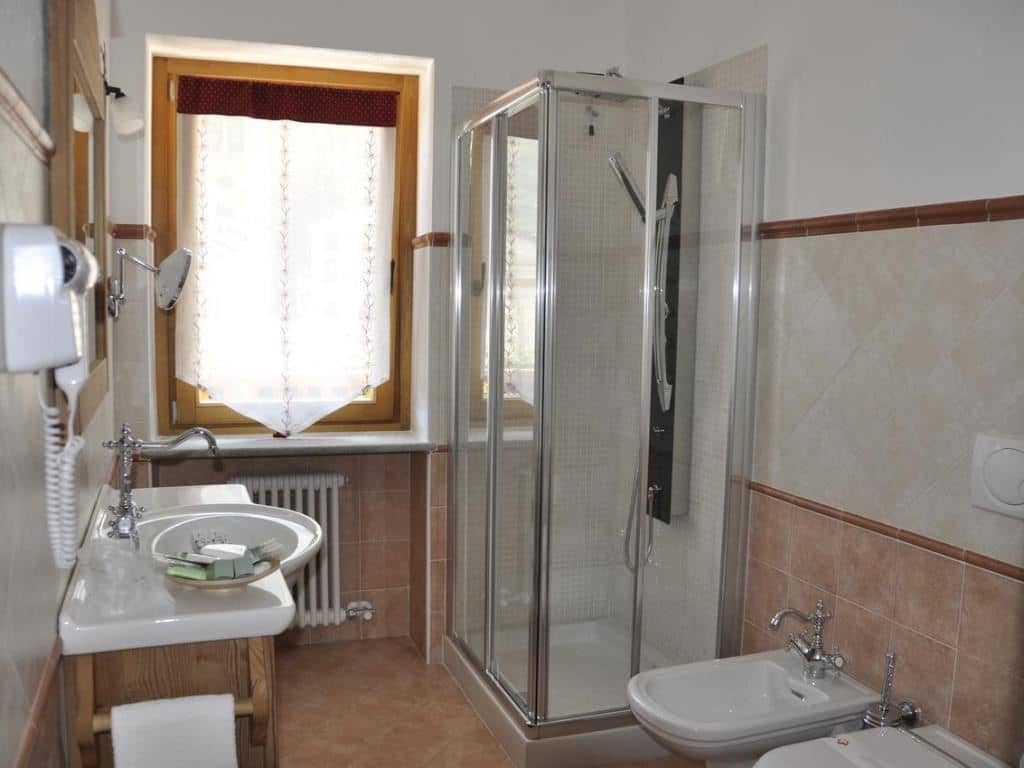 rooms-standard-room