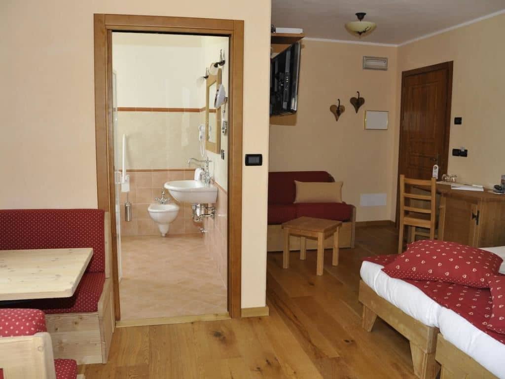 rooms-standard-room