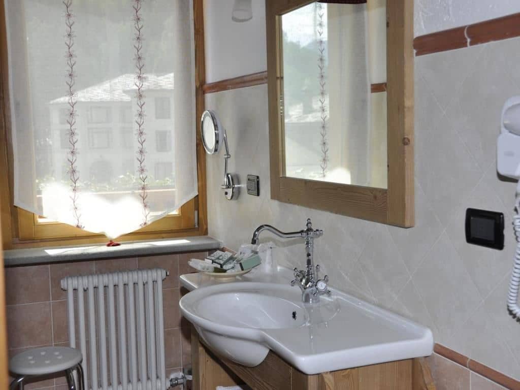 rooms-standard-room