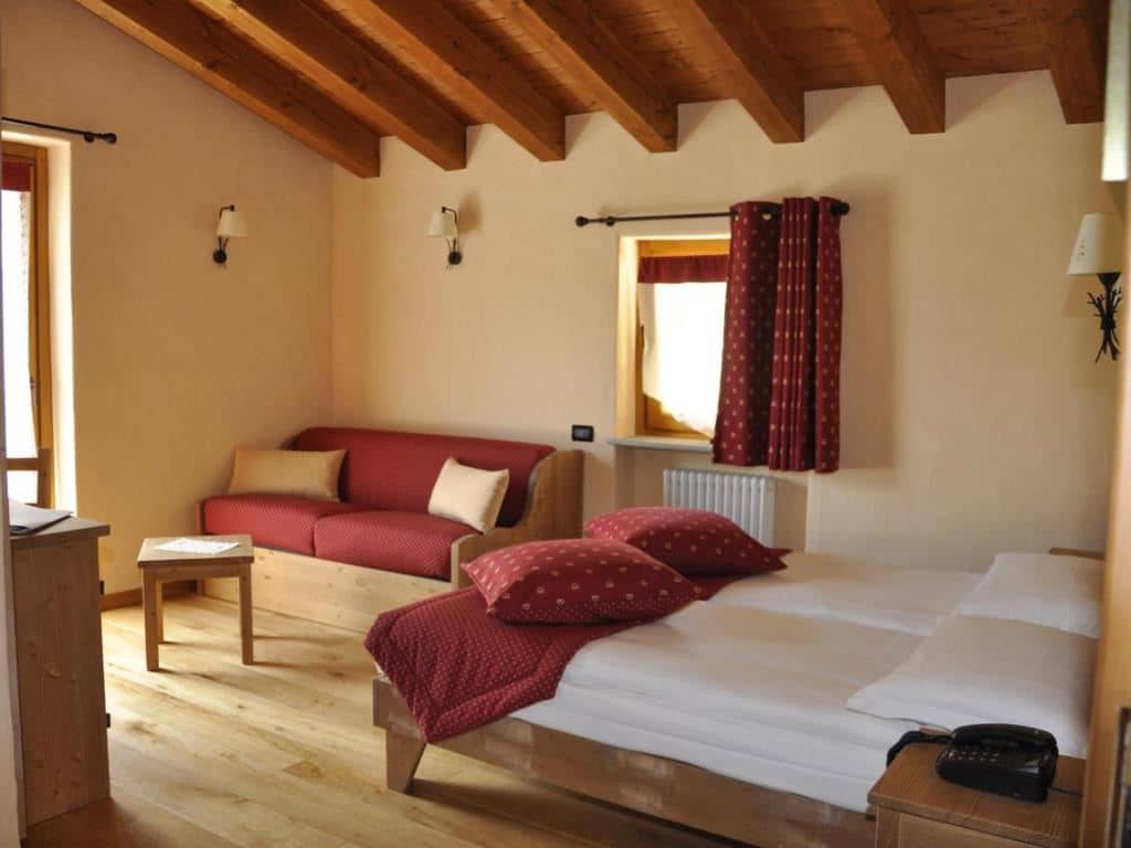 rooms-standard-room