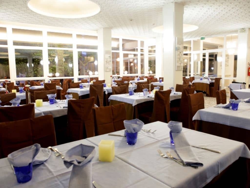 restaurants-restaurant