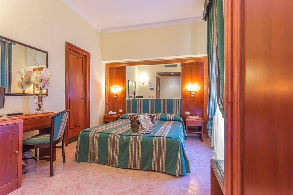 rooms-standard-room