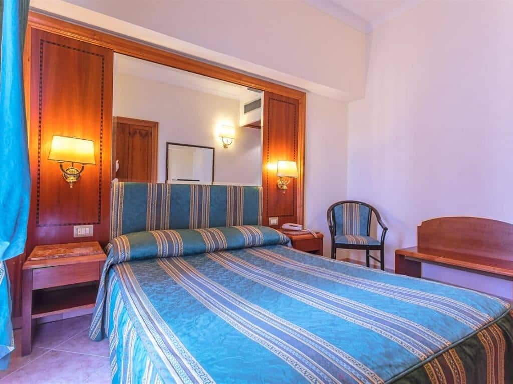 rooms-standard-room