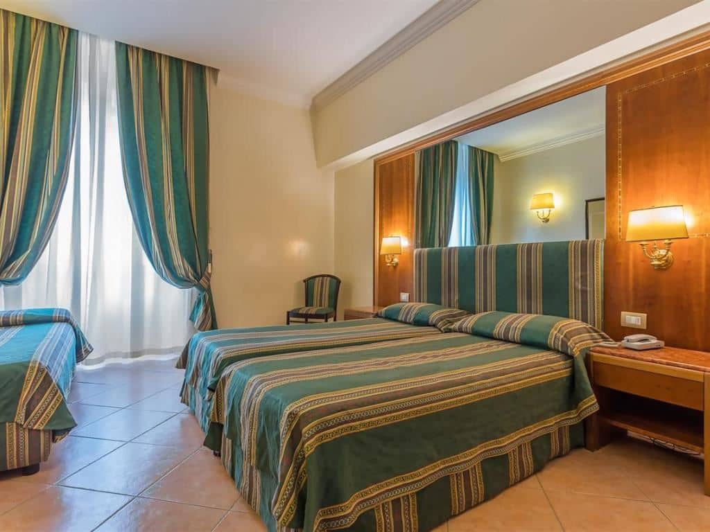 rooms-standard-room-triple