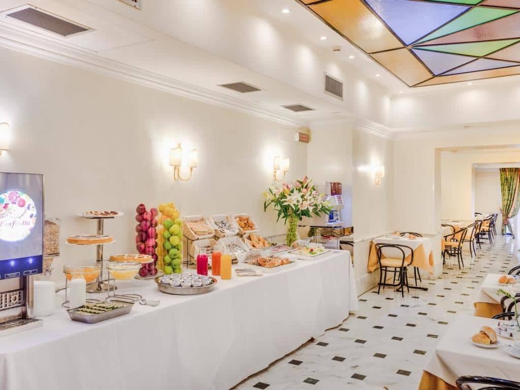 restaurants-breakfast-room