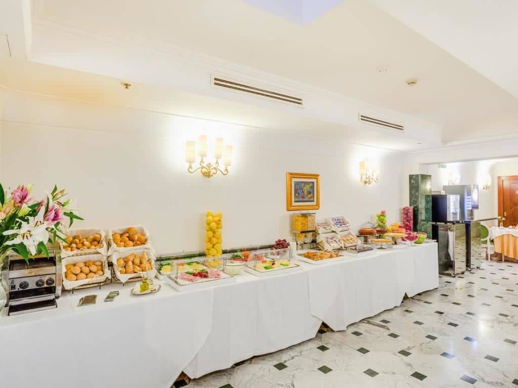 restaurants-breakfast-room