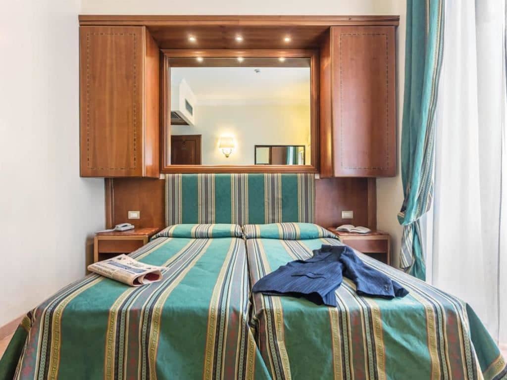 rooms-standard-room
