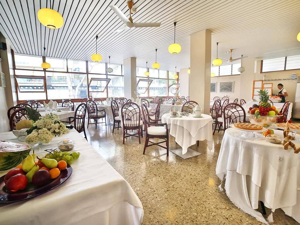 restaurants-restaurant