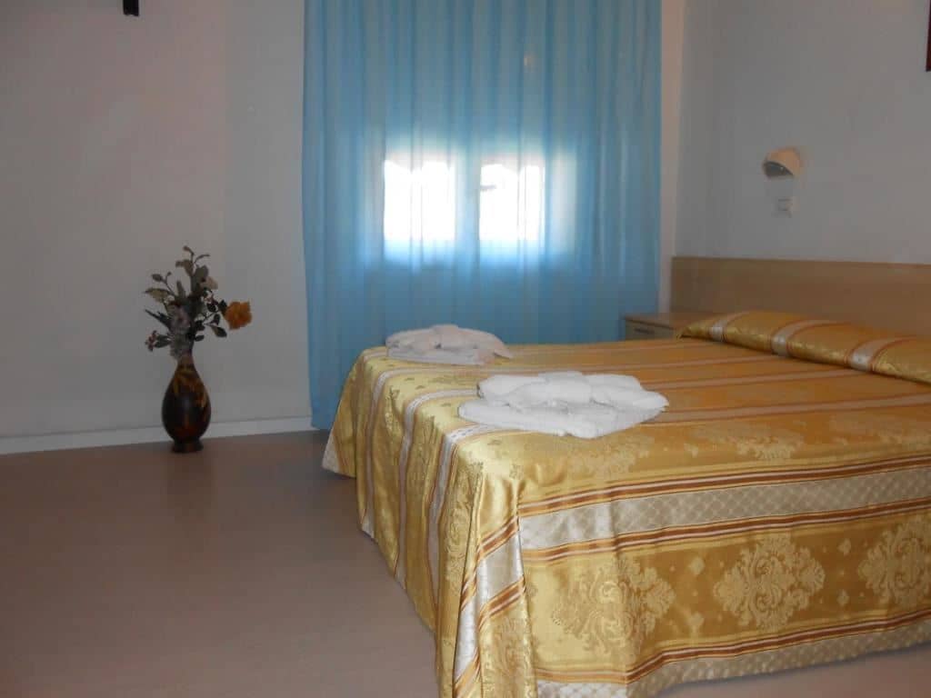 rooms-standard-room