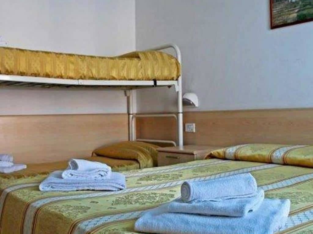 rooms-standard-room