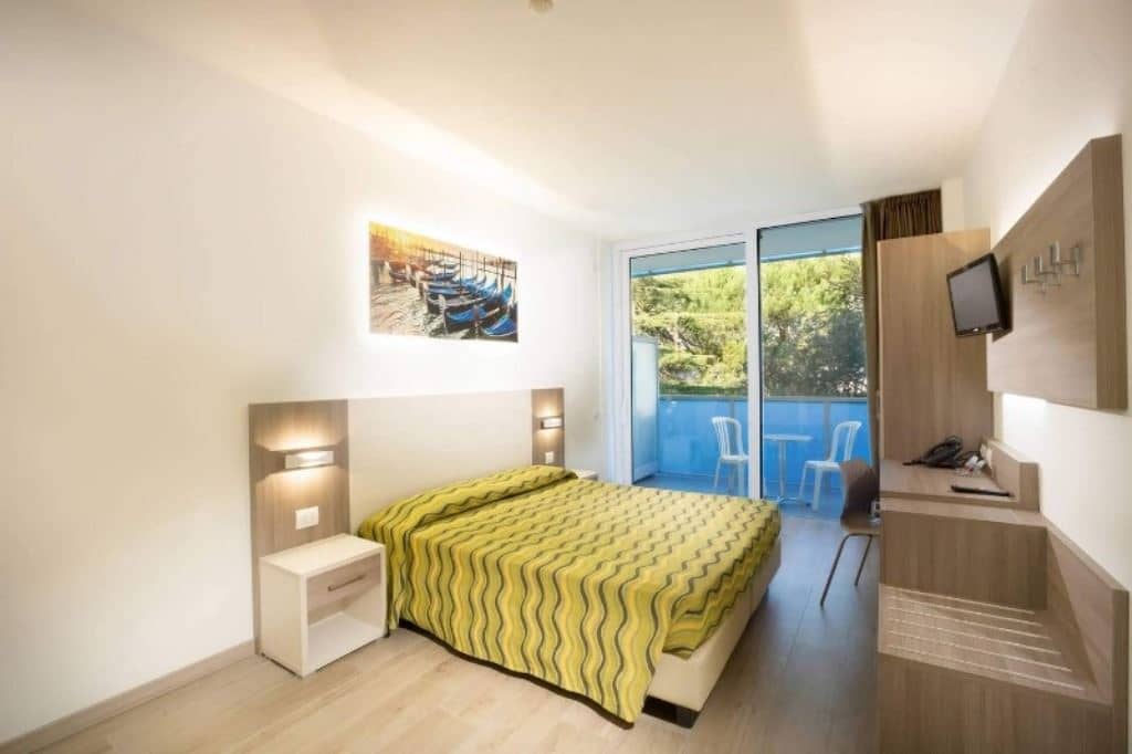 rooms-standard-room