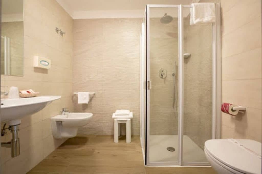 rooms-standard-room
