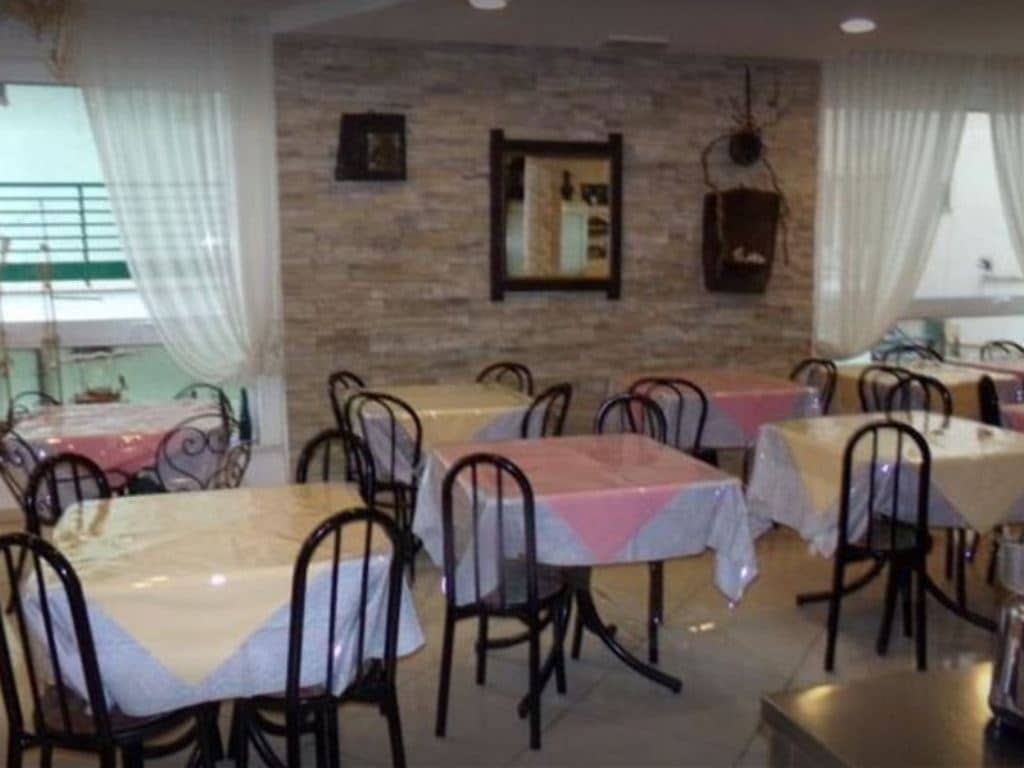 restaurants-restaurant
