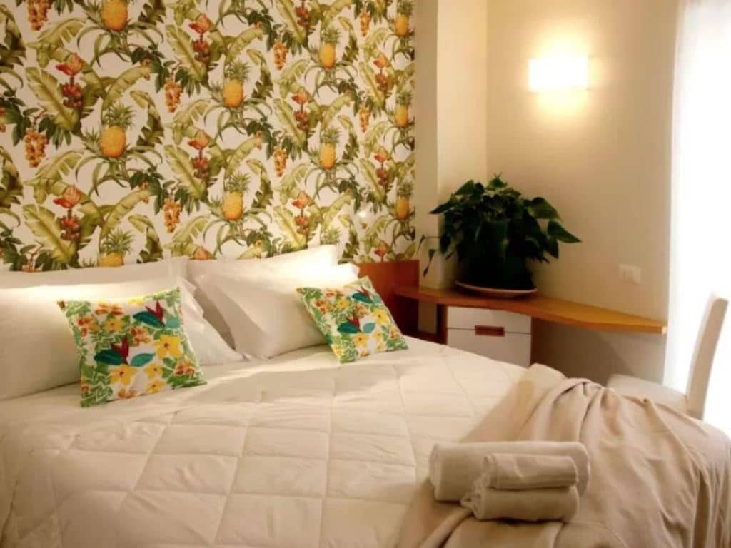 rooms-standard-room-with-balcony-34-pax