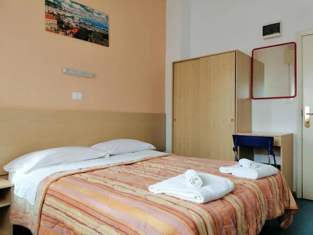 rooms-standard-room