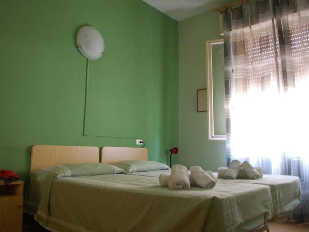 rooms-standard-room