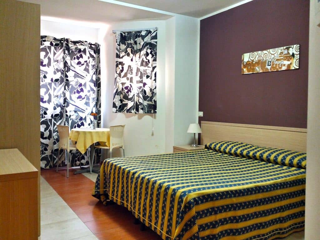 rooms-classic-room