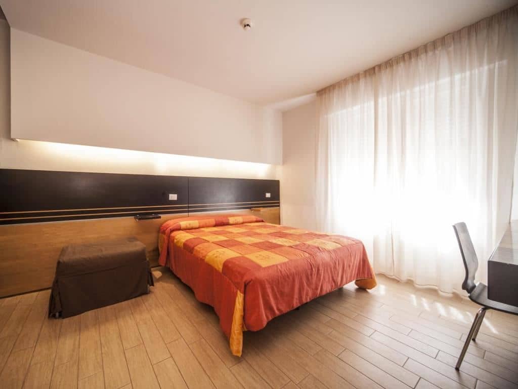 rooms-standard-room