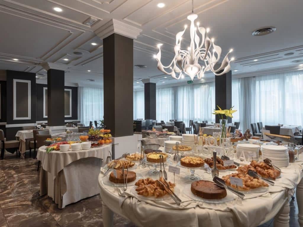 restaurants-restaurant