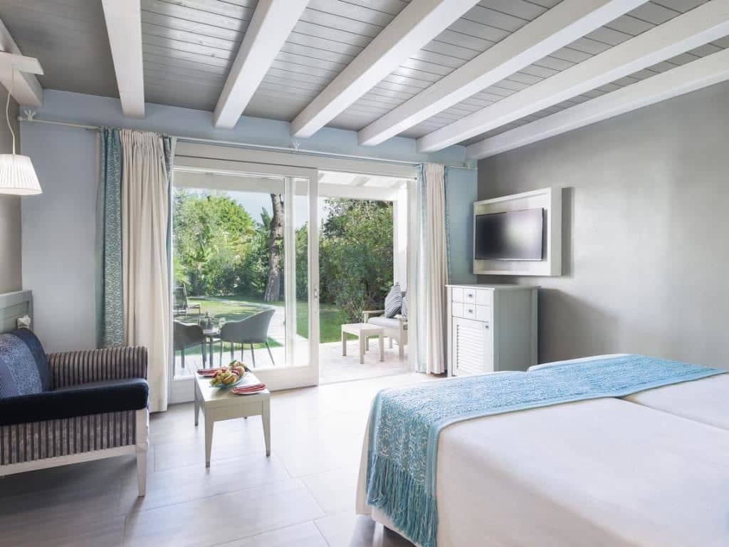 rooms-deluxe-family-plus-bungalow-garden-view-with-patio