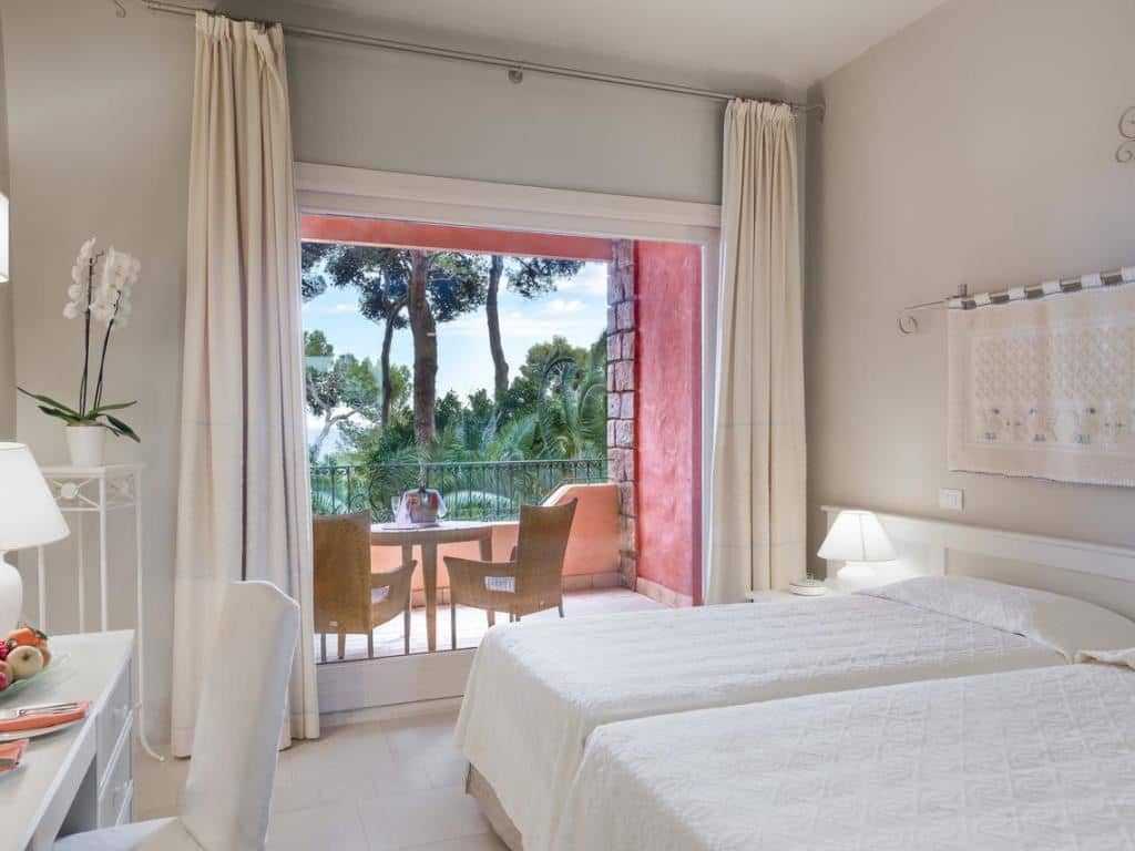 rooms-superior-room-side-sea-view-with-balcony