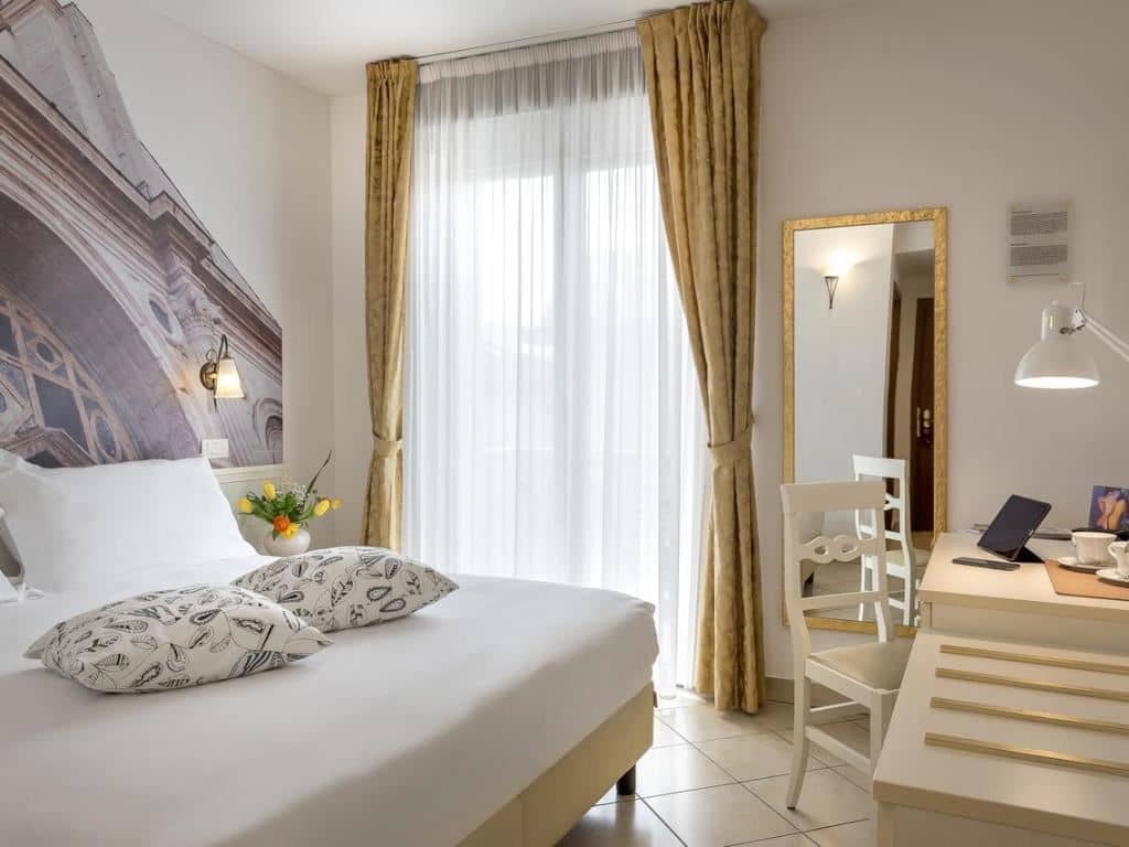 rooms-standard-room-with-balcony