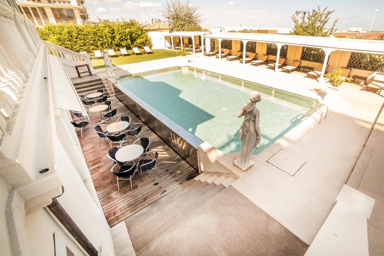pools-outdoor-pool