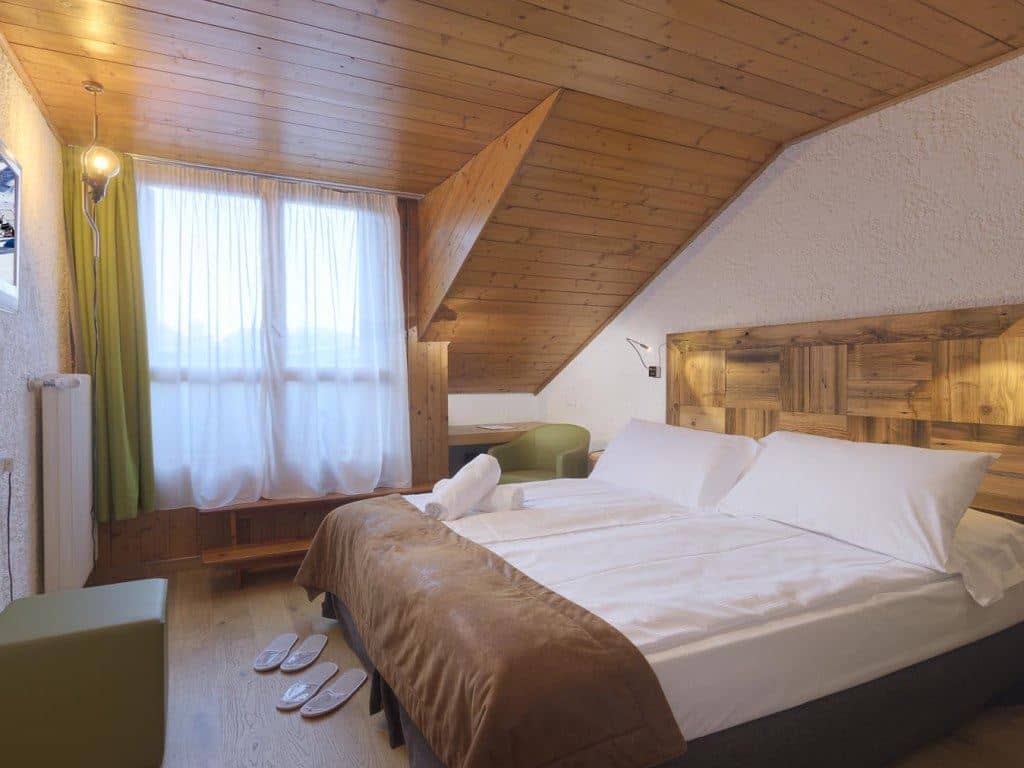 rooms-standard-room
