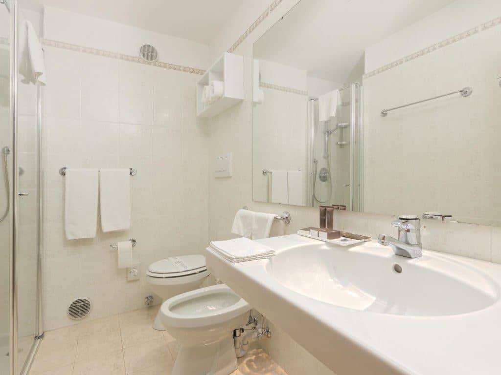 rooms-standard-room
