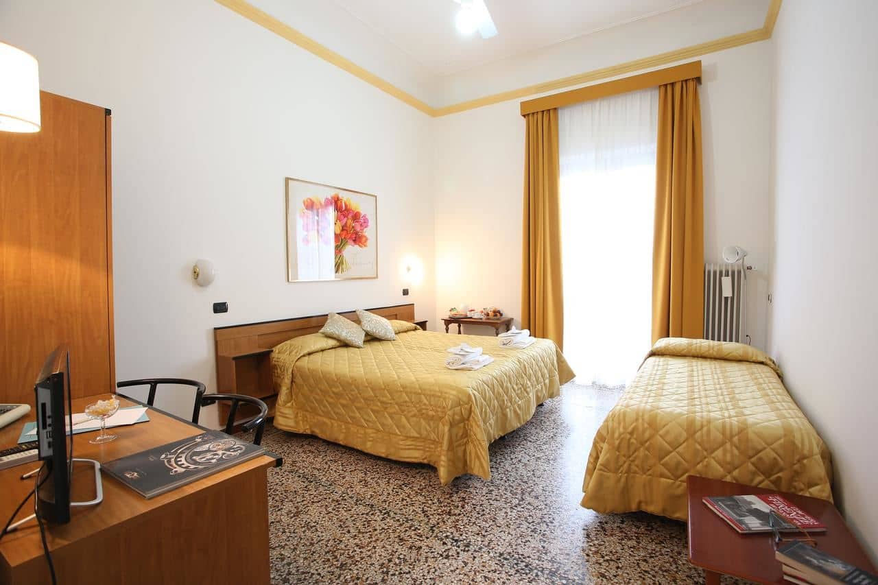 rooms-standard-room