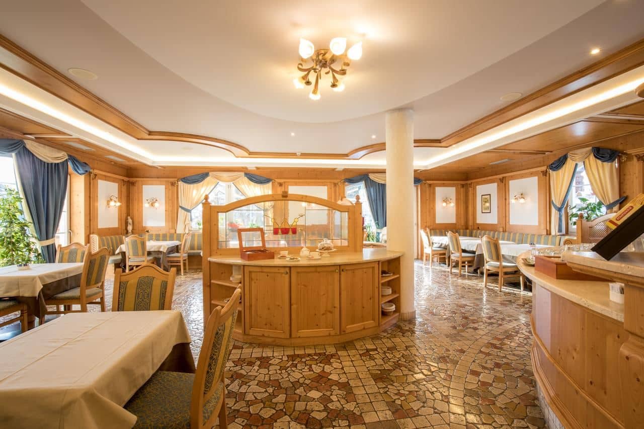 restaurants-restaurant