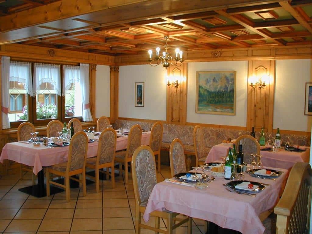 restaurants-restaurant